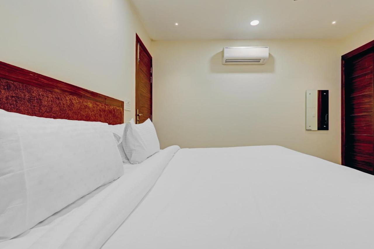 Collection O Hotel Aditya Palace Near Leisure Valley Park Gurgaon Exterior foto