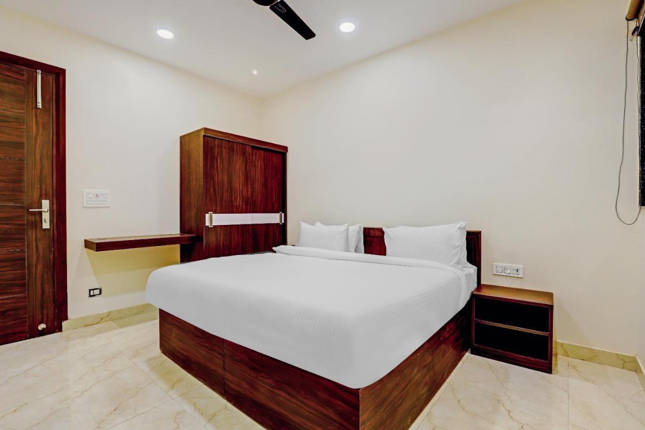 Collection O Hotel Aditya Palace Near Leisure Valley Park Gurgaon Exterior foto