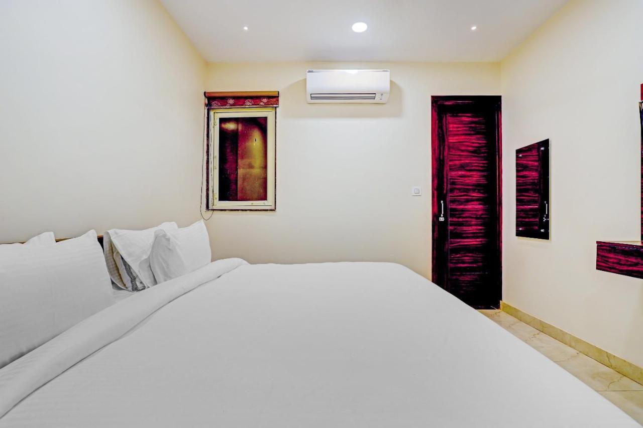 Collection O Hotel Aditya Palace Near Leisure Valley Park Gurgaon Exterior foto